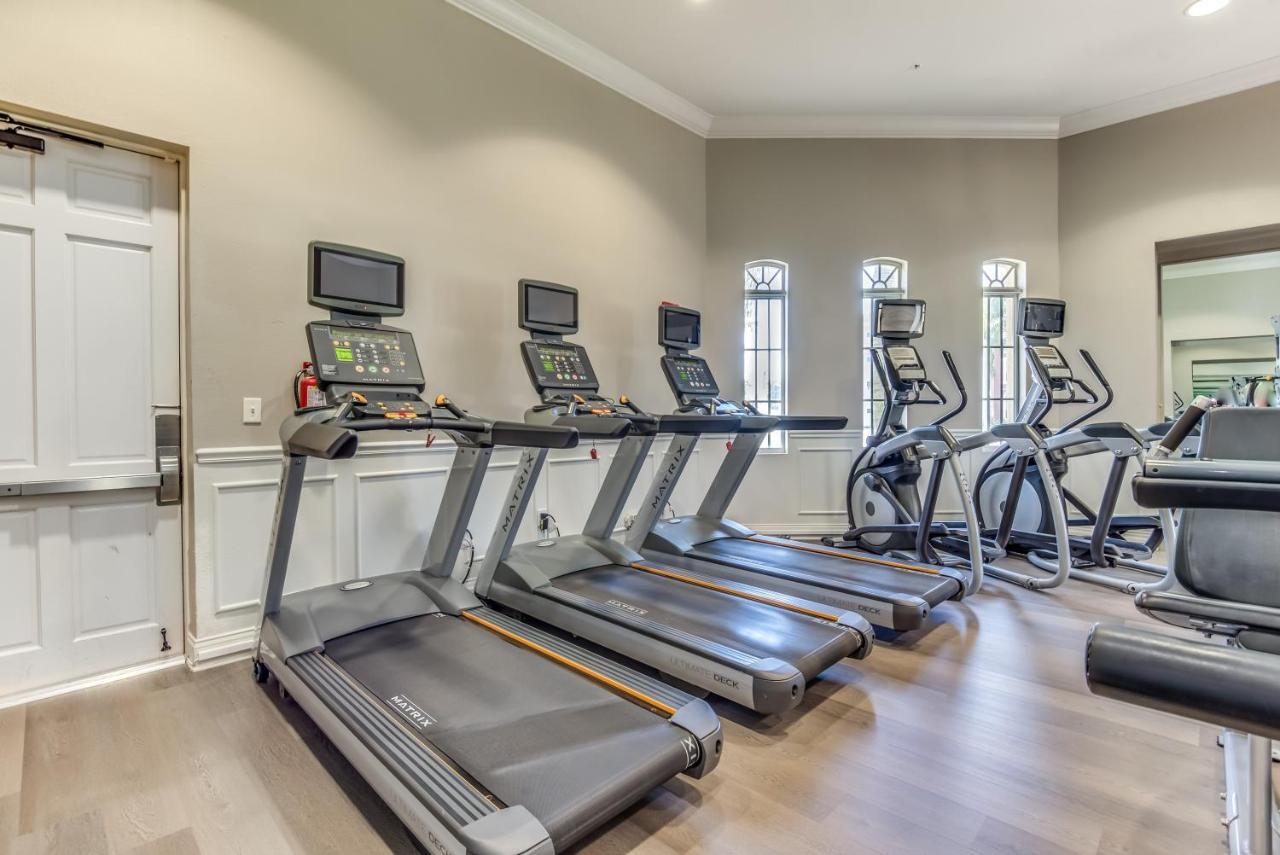 5000 Cayview Avenue 304 Apartamento